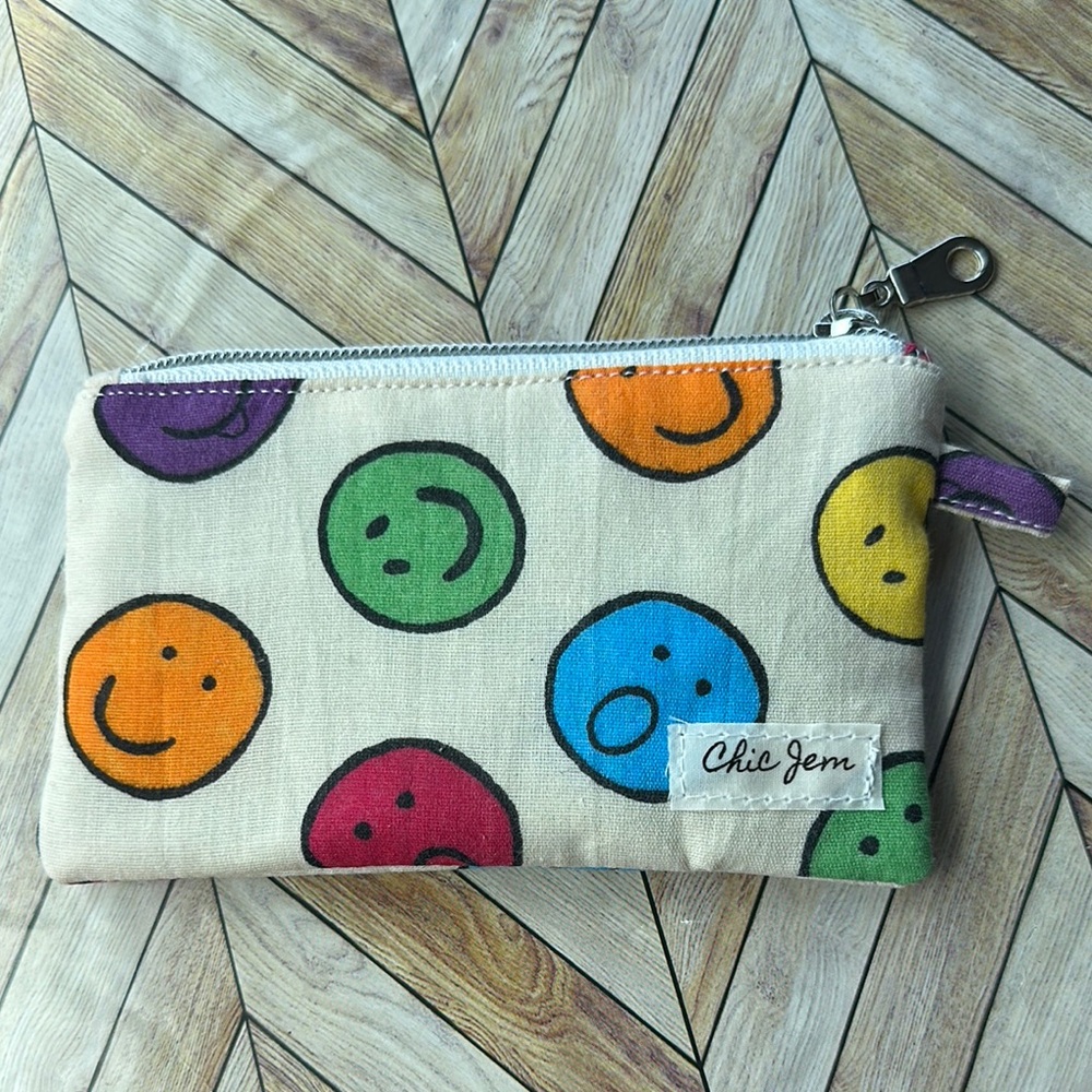 Chic Jem Smiley Face coin Pouch